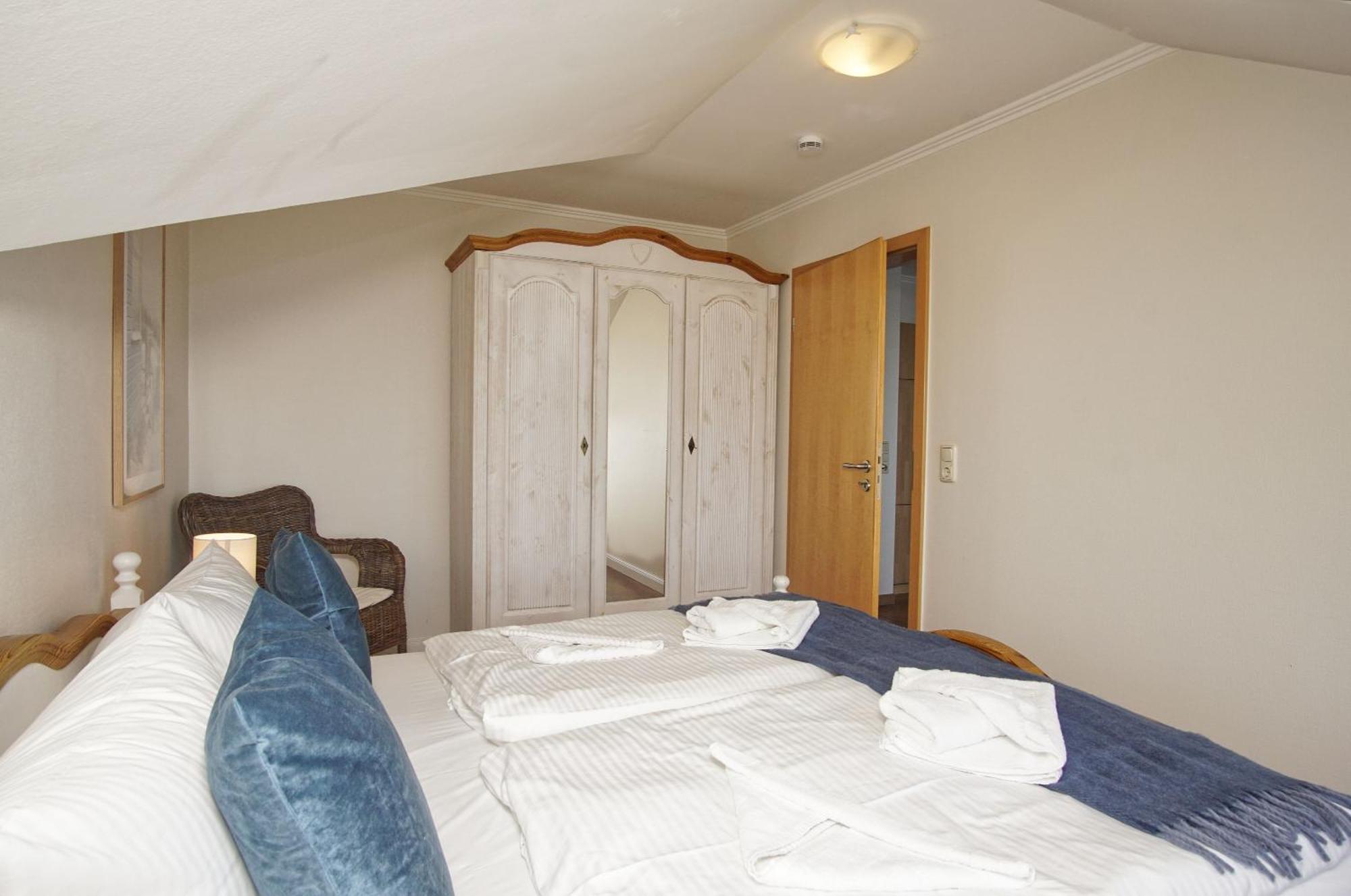 Ferienwohnung Mit Traumhaftem Meerblick - Haus Am Meer Fewo 11 Lohme Exterior photo